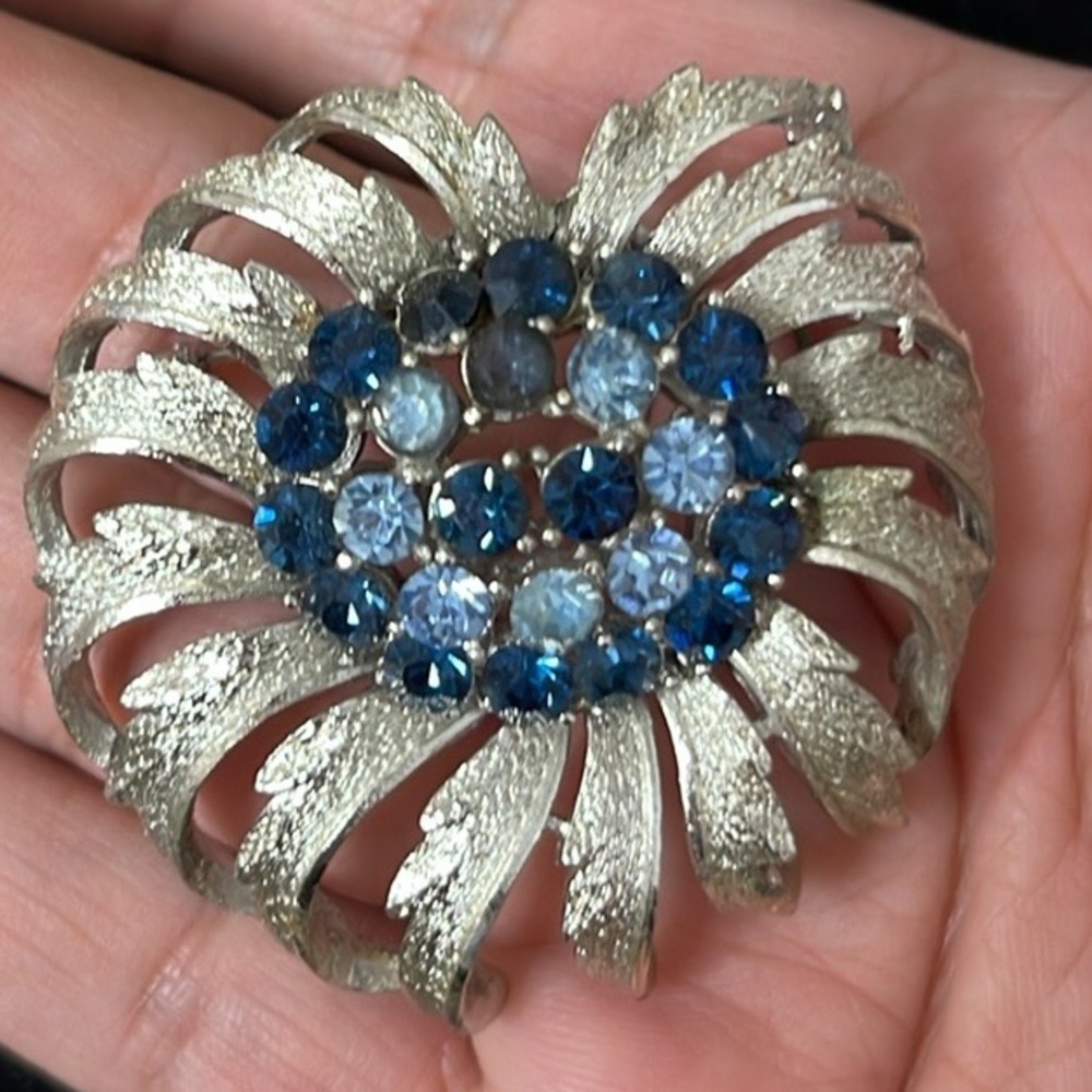 Coro Vintage Signed Brush Silver Tone Blue Hue Rhinestones Flower Brooch. MA